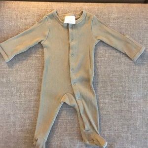 Mebie Baby snap footie in sage green